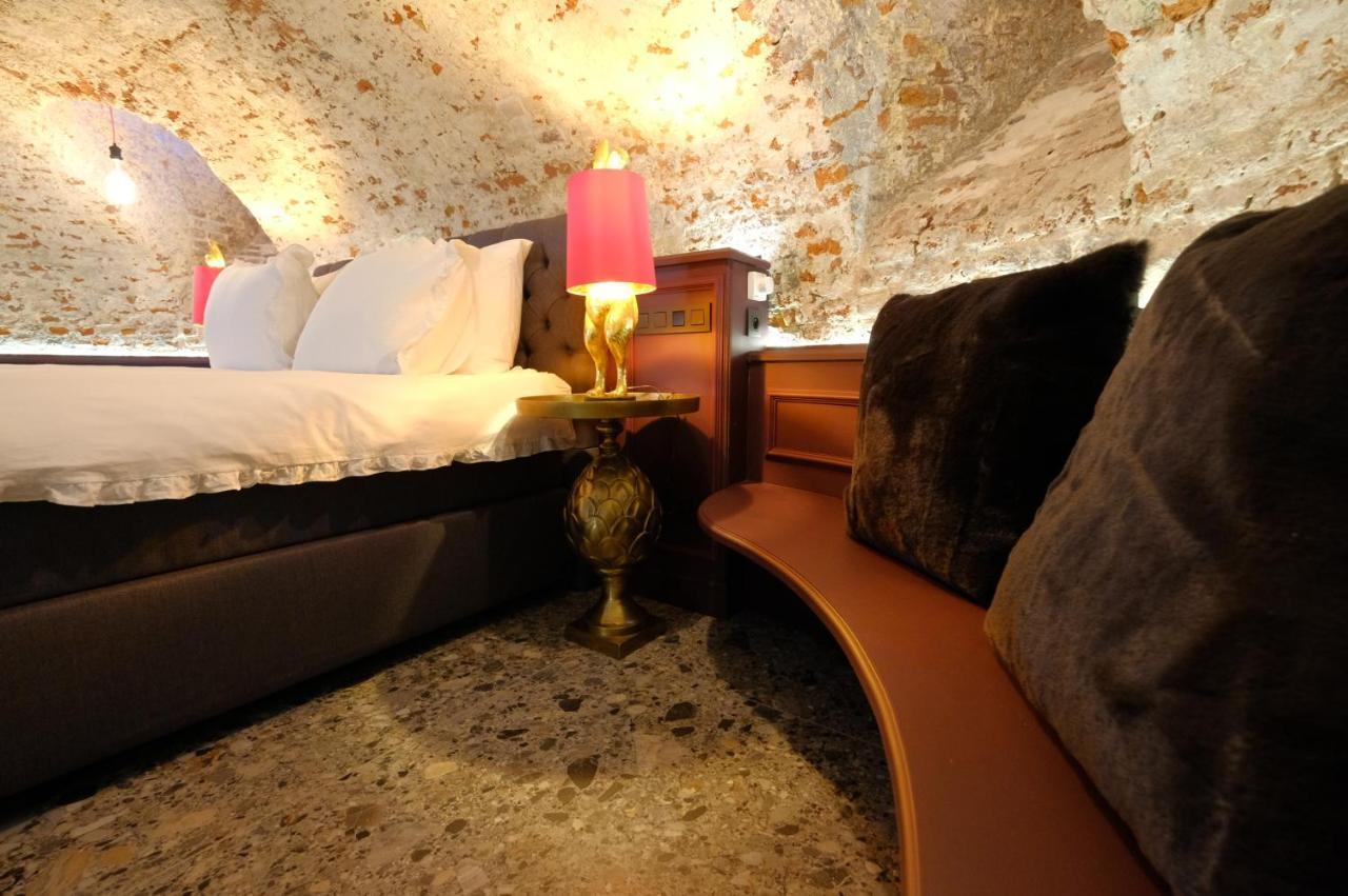 Secret Jacuzzi Mons - Parking Prive Gratuit Bed and Breakfast Εξωτερικό φωτογραφία