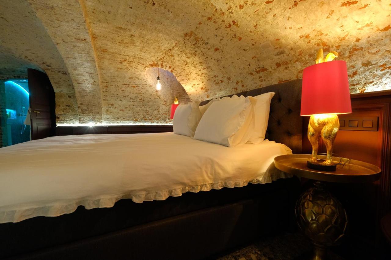 Secret Jacuzzi Mons - Parking Prive Gratuit Bed and Breakfast Εξωτερικό φωτογραφία